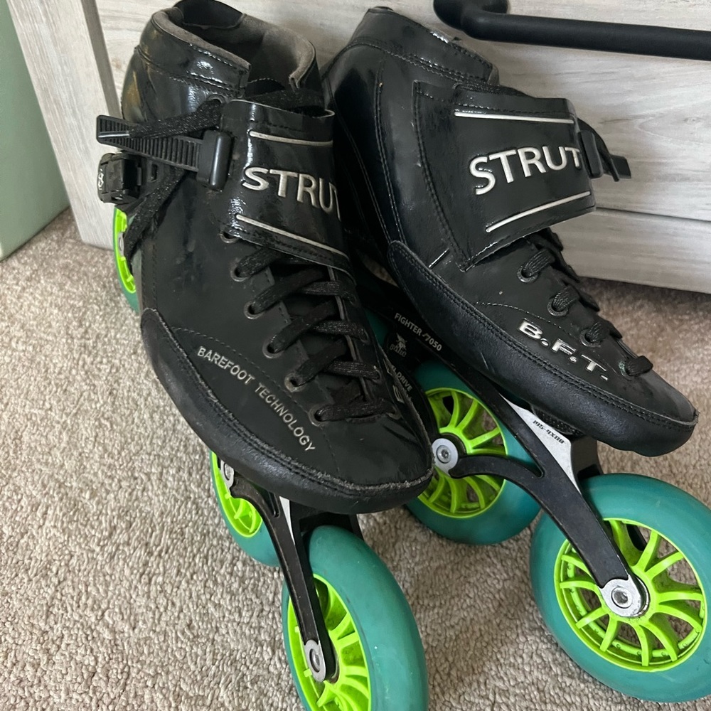Strut Rollerblades skates, quality brand, size US 13, barely worn